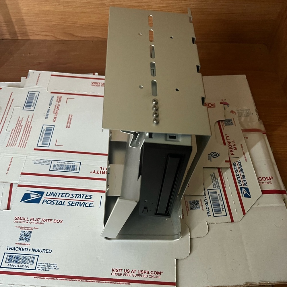 Mac Pro A1289 Mid 2012 superdrive with brackets and mounts